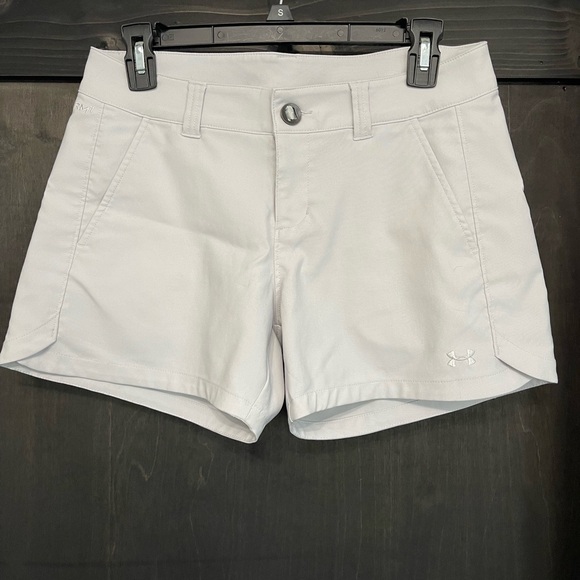 Women’s underarmour shorts size 6 - Picture 1 of 4